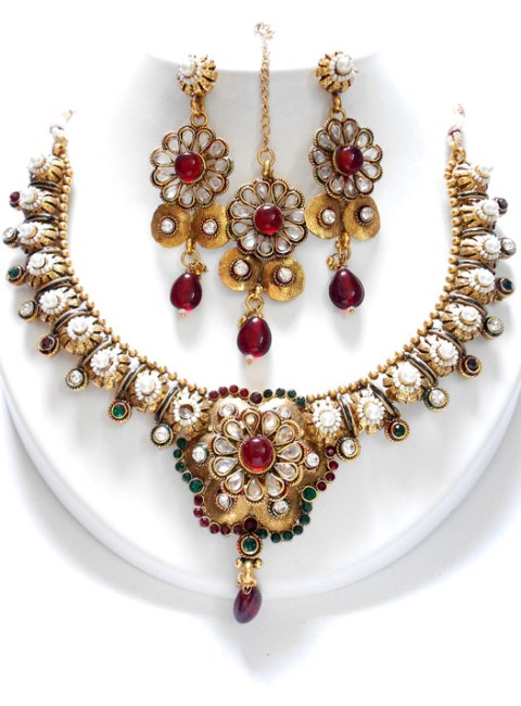 Exclusive Polki Set